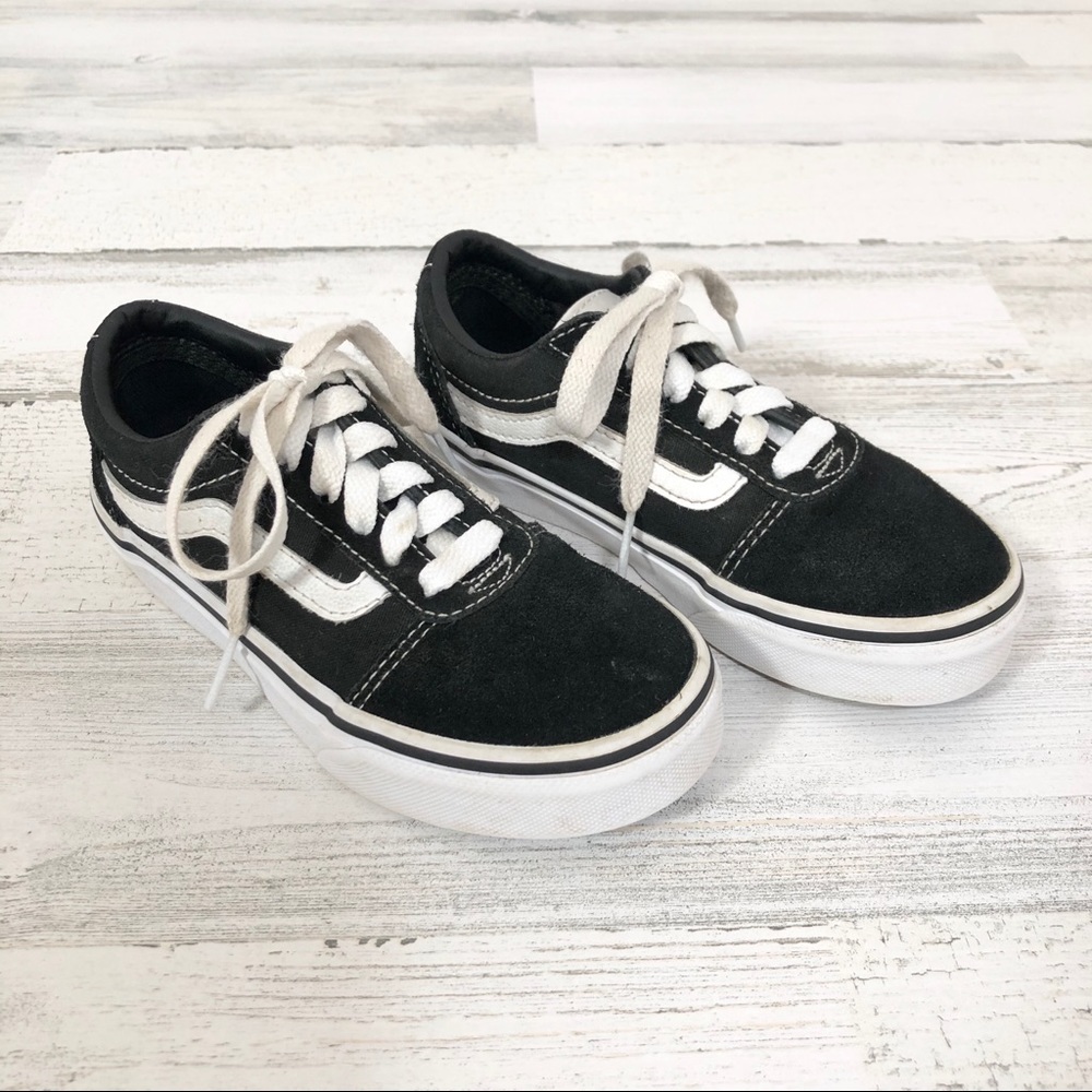 Vans Old Skool Classic Skate Shoe - Youth Size 12